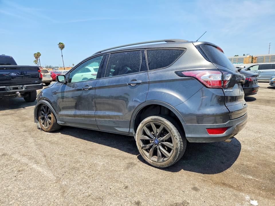 Photo 2 from auction – 2017 FORD ESCAPE with VIN 1FMCU0GD9HUD66548