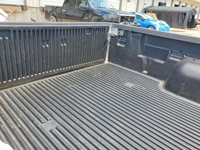 Photo 10 from auction – 2004 NISSAN FRONTIER with VIN 1N6DD26T14C459624