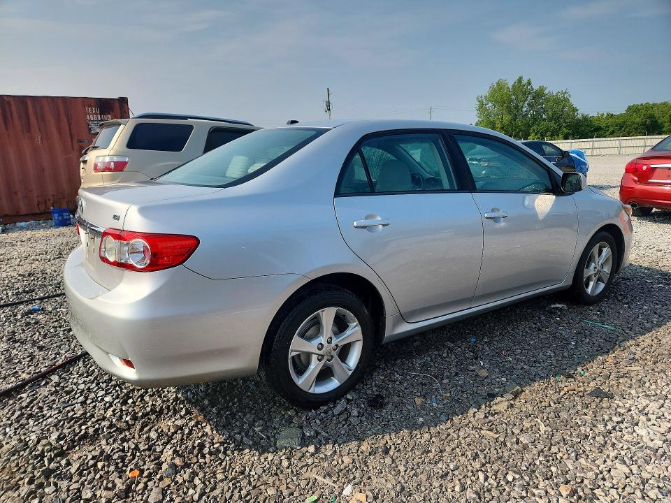 Photo 3 from auction – 2012 TOYOTA COROLLA with VIN 5YFBU4EE5CP032610