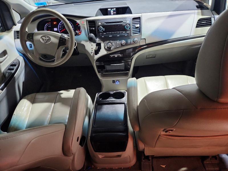 Photo 8 from auction – 2011 TOYOTA SIENNA with VIN 5TDJK3DC0BS020110
