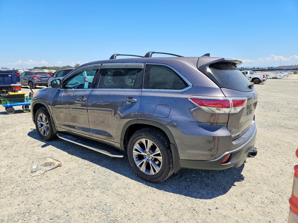 Photo 2 from auction – 2016 TOYOTA HIGHLANDER with VIN 5TDBKRFH5GS227776