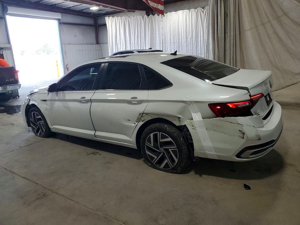Photo 2 from auction – 2023 VOLKSWAGEN JETTA with VIN 3VWGM7BU1PM057971
