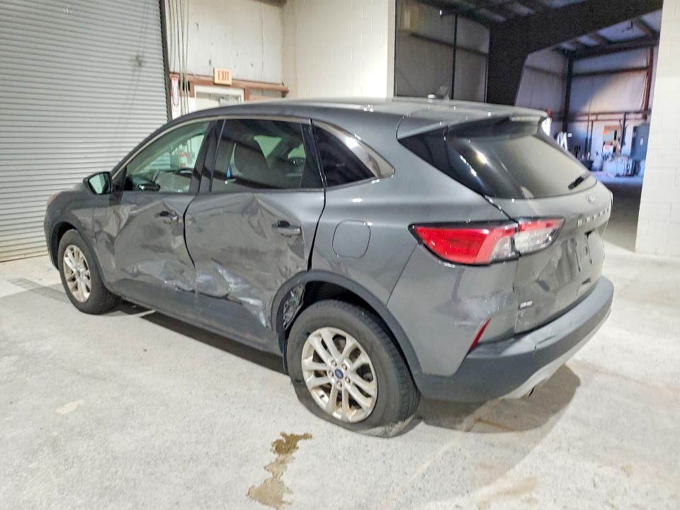 Photo 2 from auction – 2022 FORD ESCAPE with VIN 1FMCU9G64NUC02674