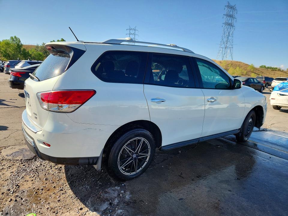 Photo 3 from auction – 2014 NISSAN PATHFINDER with VIN 5N1AR2MM2EC680908