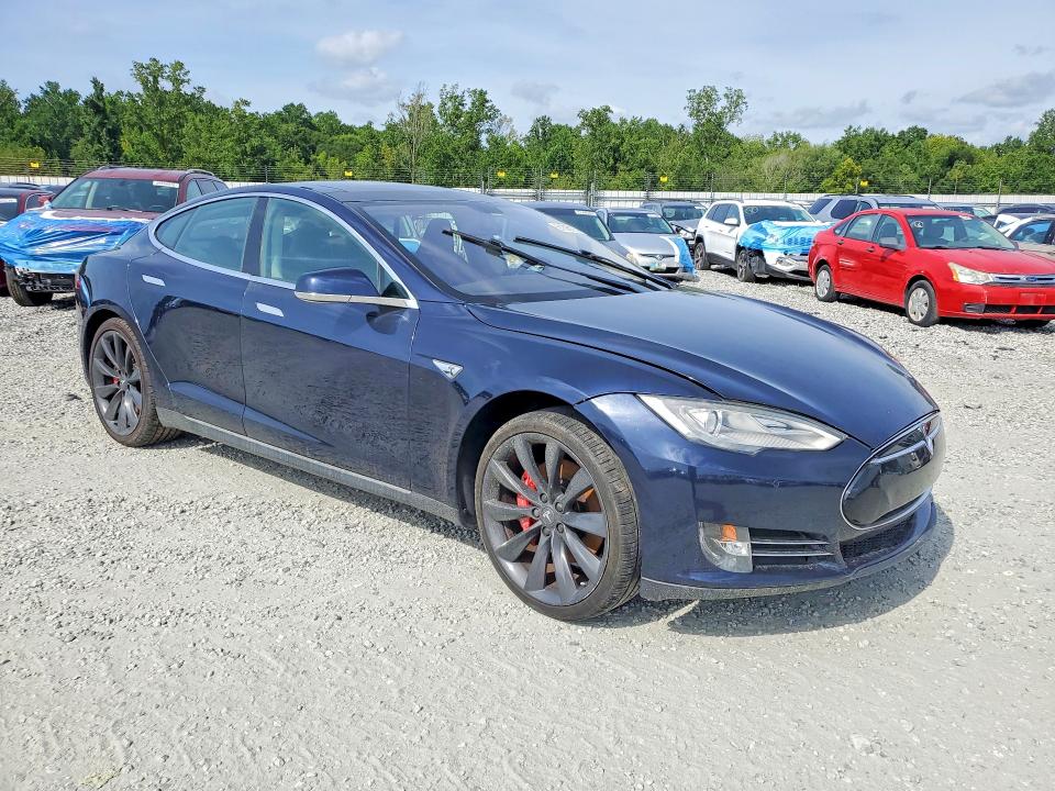 Photo 4 from auction – 2013 TESLA MODEL S with VIN 5YJSA1CP5DFP27162