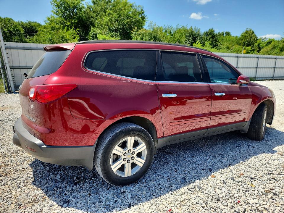 Photo 3 from auction – 2010 CHEVROLET TRAVERSE with VIN 1GNLVFED2AJ258214