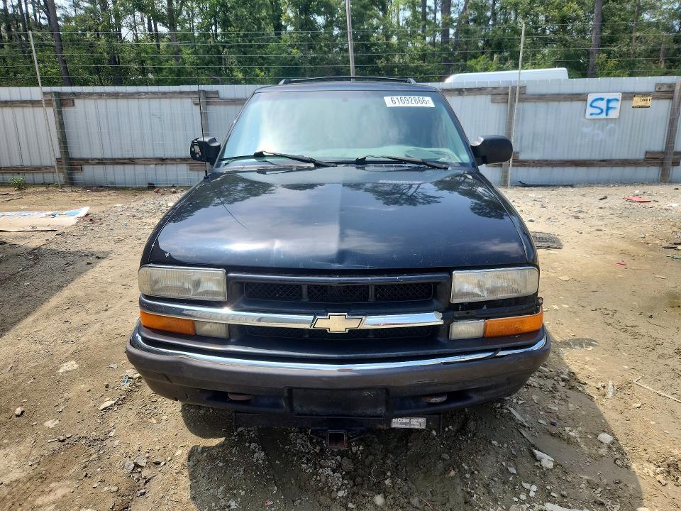 Photo 5 from auction – 2001 CHEVROLET BLAZER with VIN 1GNDT13W212228951