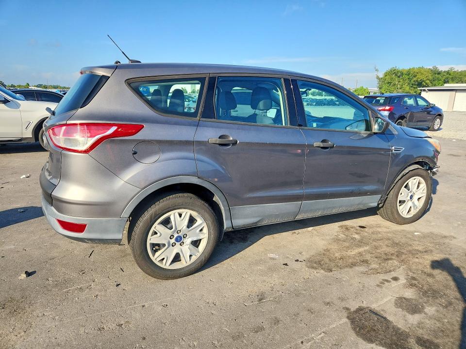 Photo 3 from auction – 2013 FORD ESCAPE with VIN 1FMCU0F76DUD75746
