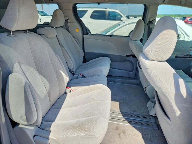 Photo 11 from auction – 2011 TOYOTA SIENNA with VIN 5TDKK3DC7BS022750