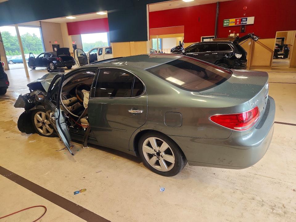 Photo 2 from auction – 2005 LEXUS ES with VIN JTHBA30G355056477
