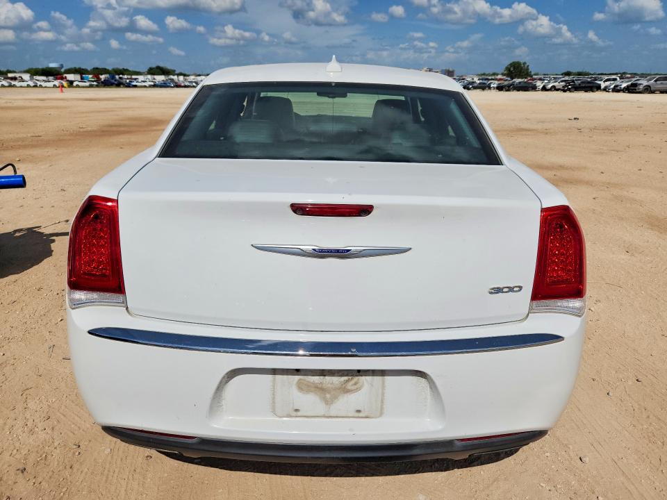 Photo 6 from auction – 2019 CHRYSLER 300 with VIN 2C3CCAEG5KH634164