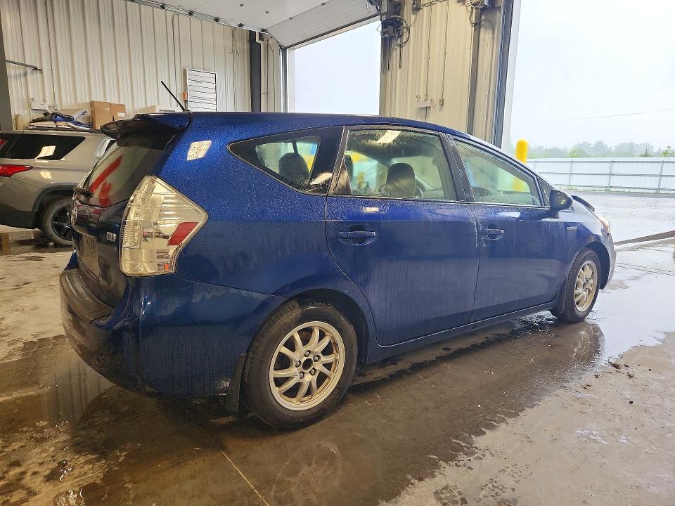 Photo 3 from auction – 2014 TOYOTA PRIUS V with VIN JTDZN3EU9E3312295