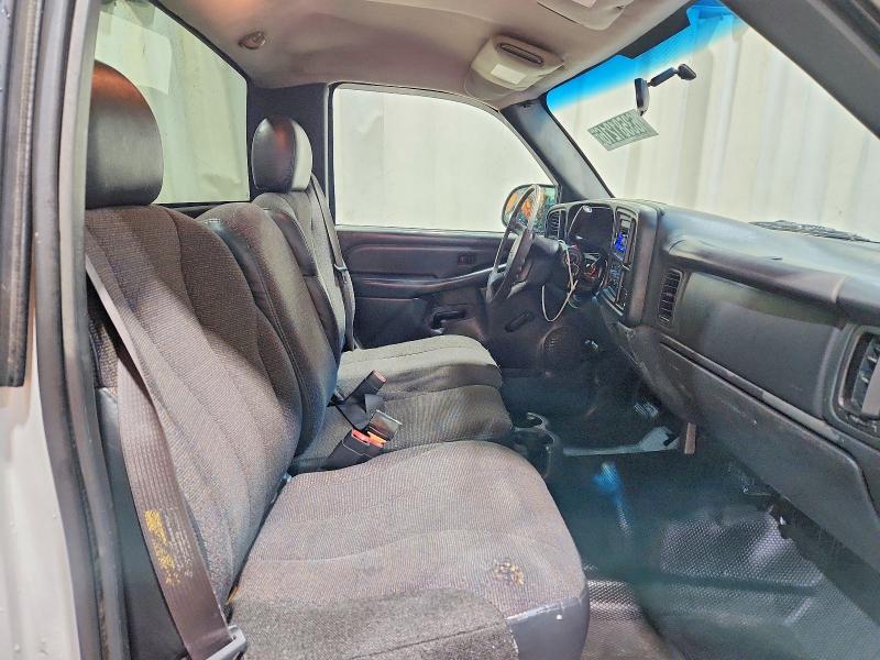 Photo 10 from auction – 2002 CHEVROLET SILVERADO with VIN 1GCEC14V72Z138349