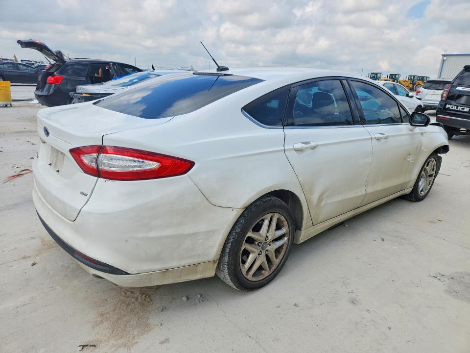 Photo 3 from auction – 2013 FORD FUSION with VIN 3FA6P0H77DR292779