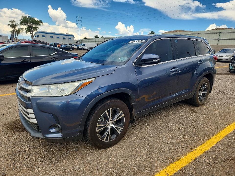 TOYOTA HIGHLANDER 2019 with VIN 5TDBZRFH3KS965130 - Photo from auction