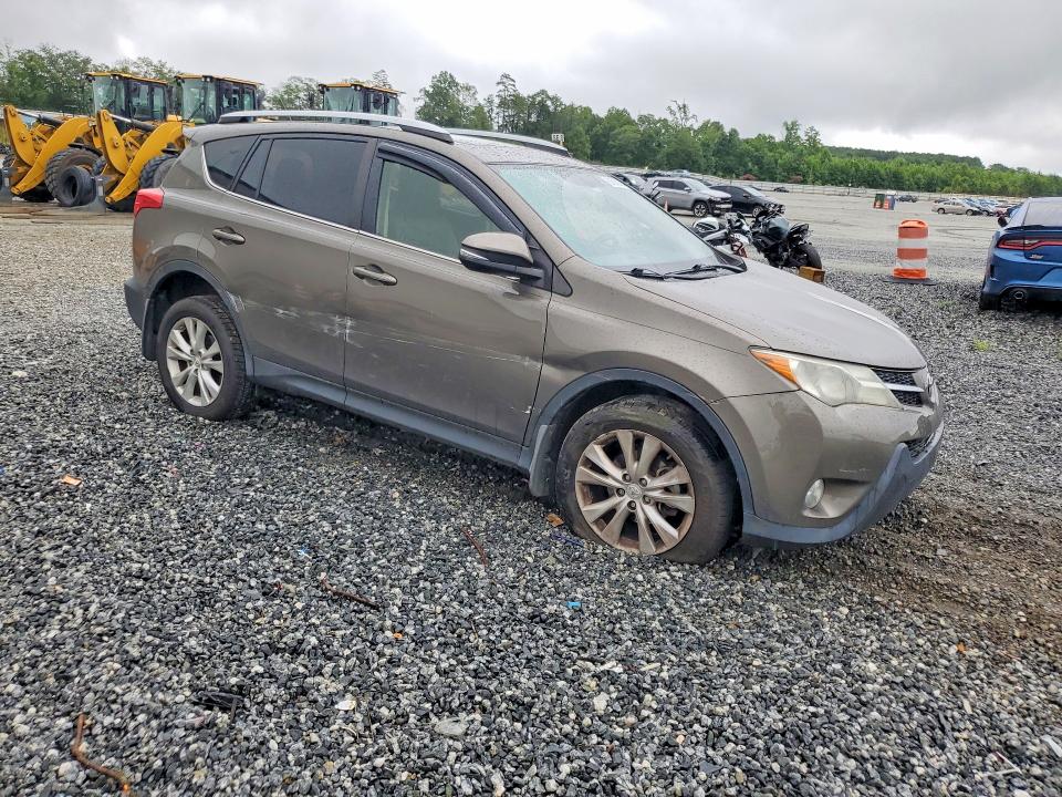 Photo 4 from auction – 2014 TOYOTA RAV4 with VIN JTMYFREVXED039396