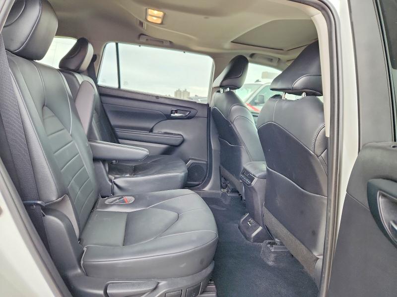 Photo 11 from auction – 2021 TOYOTA HIGHLANDER with VIN 5TDGZRAH8MS518387