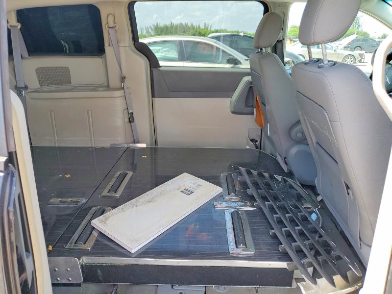 Photo 10 from auction – 2008 CHRYSLER TOWN & COUNTRY with VIN 2A8HR44H98R634336