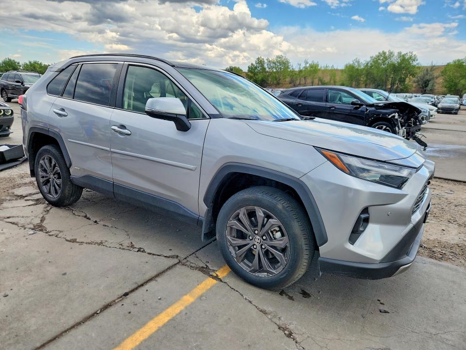 Photo 4 from auction – 2024 TOYOTA RAV4 with VIN JTMD6RFV3RD137589