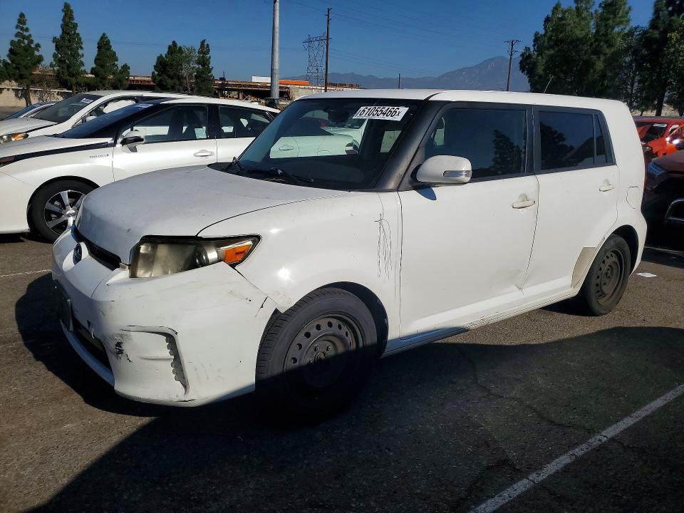 SCION XB 2014 with VIN JTLZE4FE5EJ062292 - Photo from auction