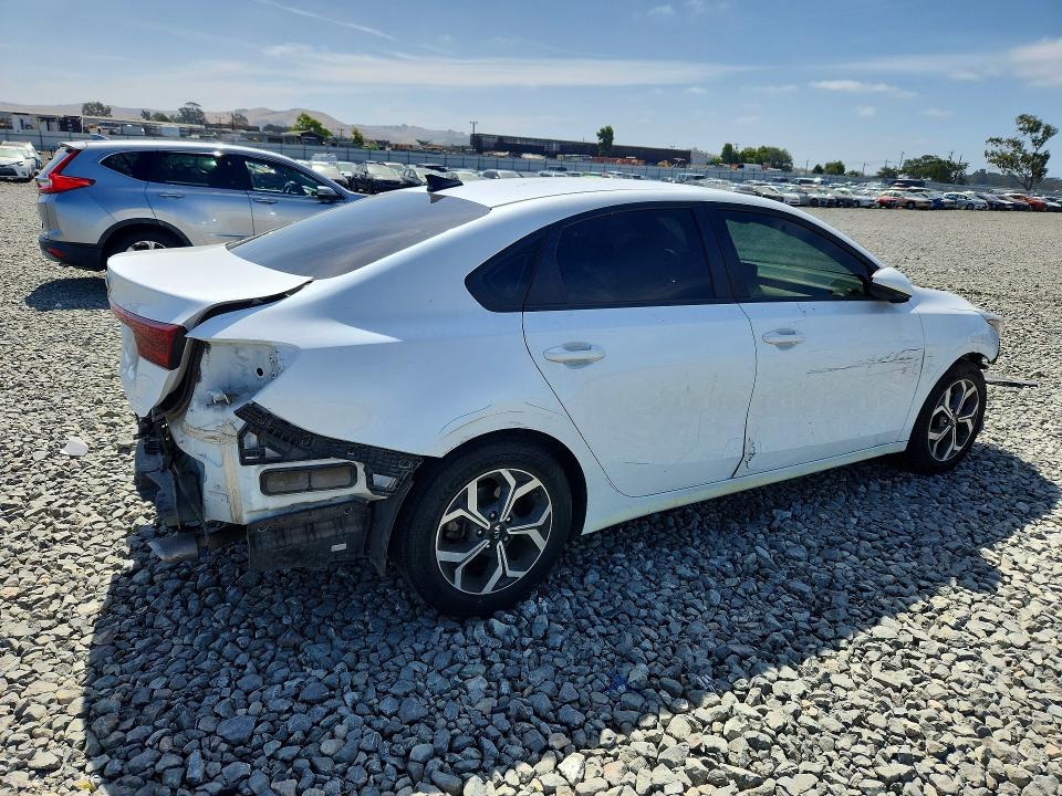 Photo 3 from auction – 2021 KIA FORTE with VIN 3KPF24AD5ME297941