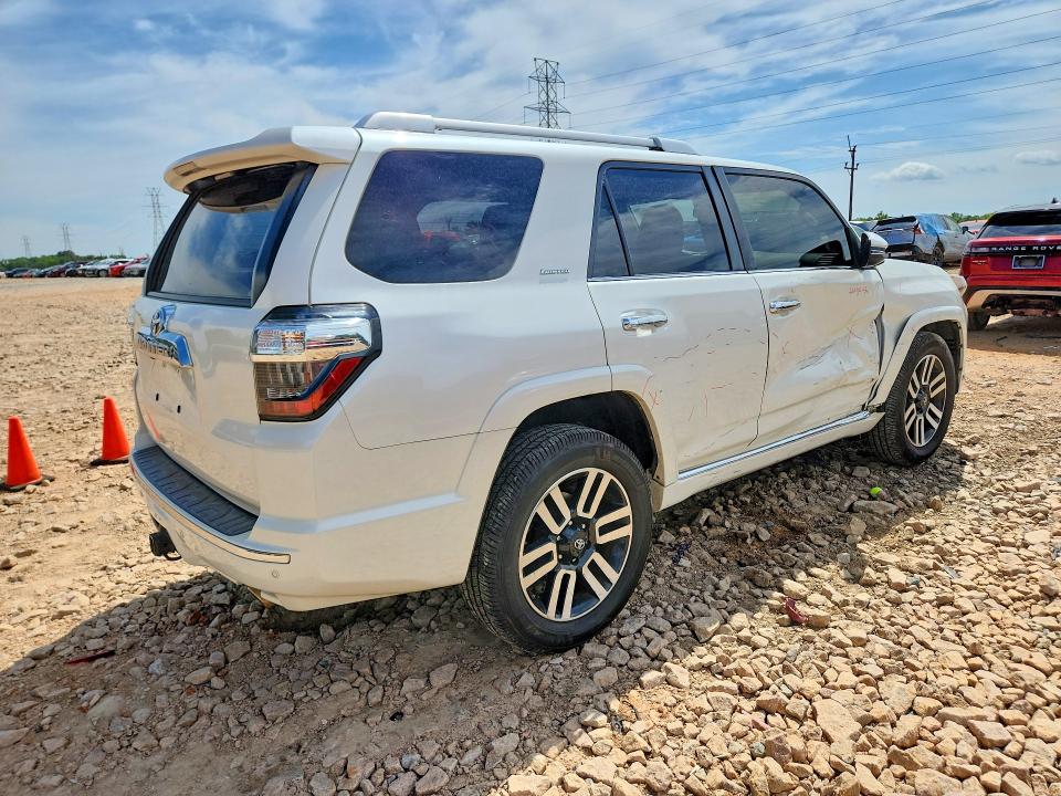 Photo 3 from auction – 2014 TOYOTA 4RUNNER with VIN JTEZU5JR3E5068336