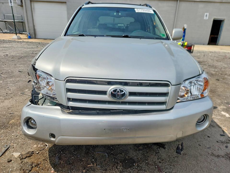 Photo 5 from auction – 2005 TOYOTA HIGHLANDER with VIN JTEEP21AX50129001