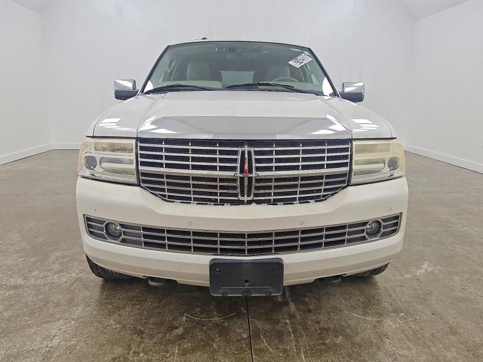 Photo 5 from auction – 2010 LINCOLN NAVIGATOR with VIN 5LMJJ3J52AEJ05228
