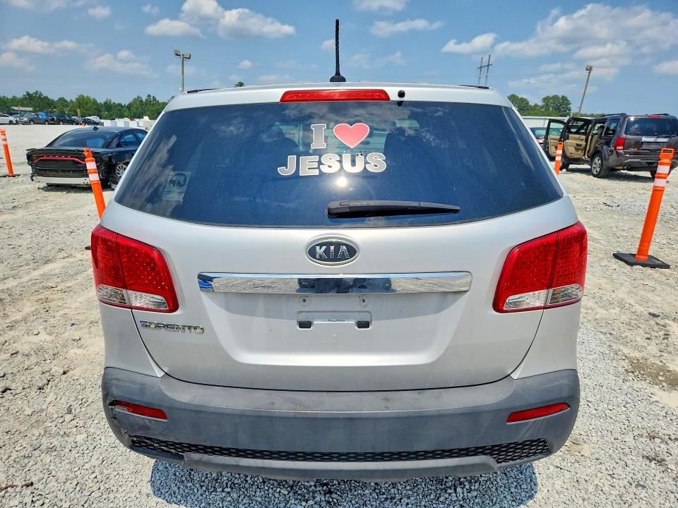 Photo 6 from auction – 2011 KIA SORENTO with VIN 5XYKT3A18BG077611