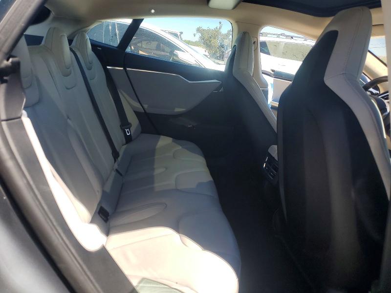 Foto 10 de la subasta – 2013 TESLA MODEL S con VIN 5YJSA1AG9DFP04034