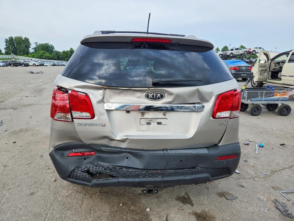 Photo 6 from auction – 2013 KIA SORENTO with VIN 5XYKU3A64DG332704