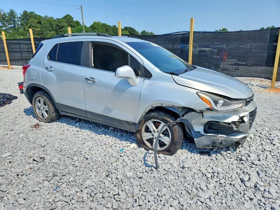Photo 4 from auction – 2018 CHEVROLET TRAX with VIN 3GNCJPSB3JL415553