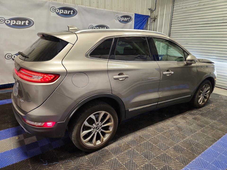 Photo 3 from auction – 2017 LINCOLN MKC with VIN 5LMCJ2C97HUL46771