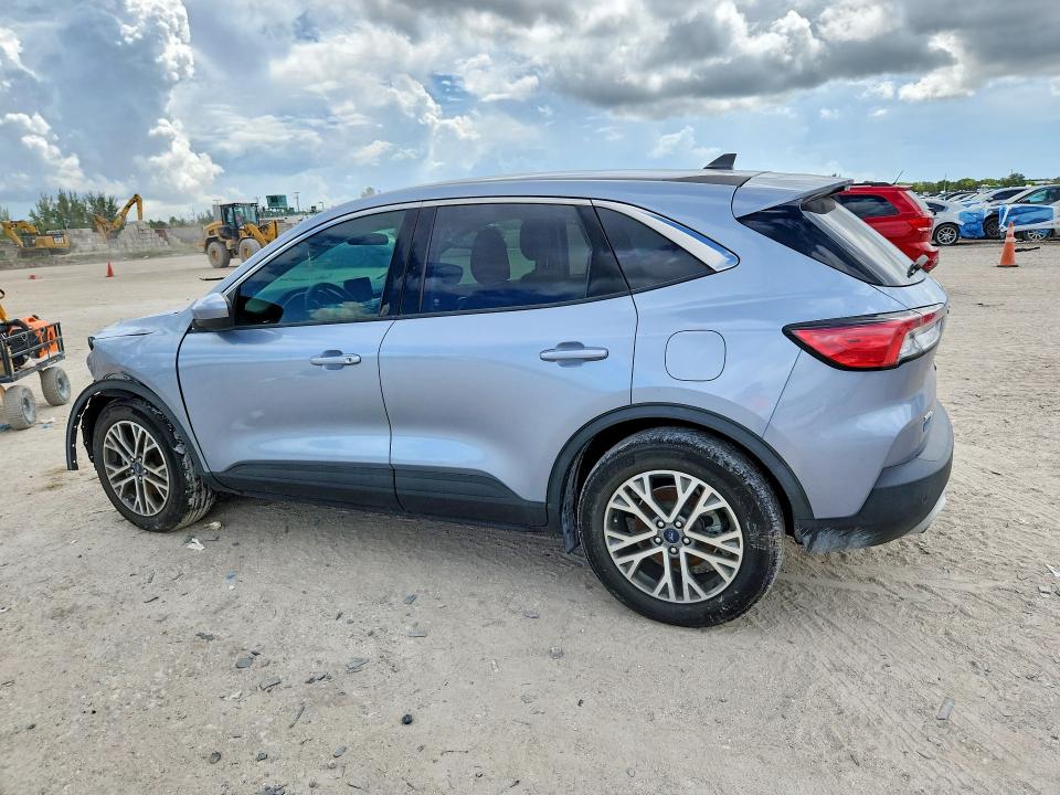 Photo 2 from auction – 2022 FORD ESCAPE with VIN 1FMCU0H67NUA81097