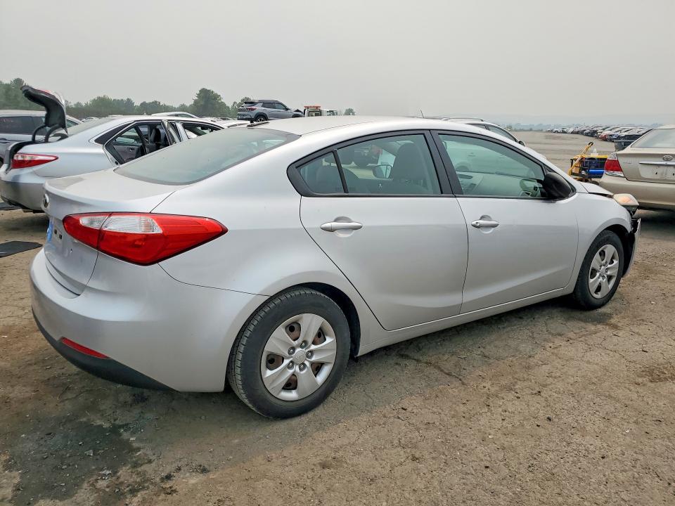 Photo 3 from auction – 2015 KIA FORTE with VIN KNAFK4A68F5394029