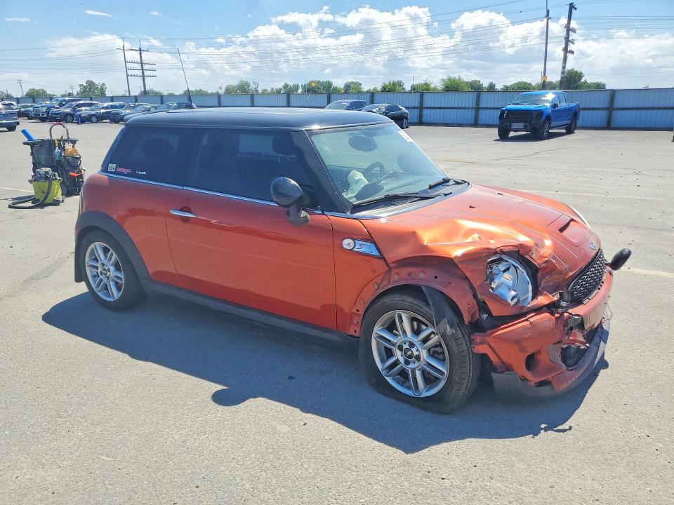 Photo 4 from auction – 2011 MINI COOPER with VIN WMWSV3C53BTY12832