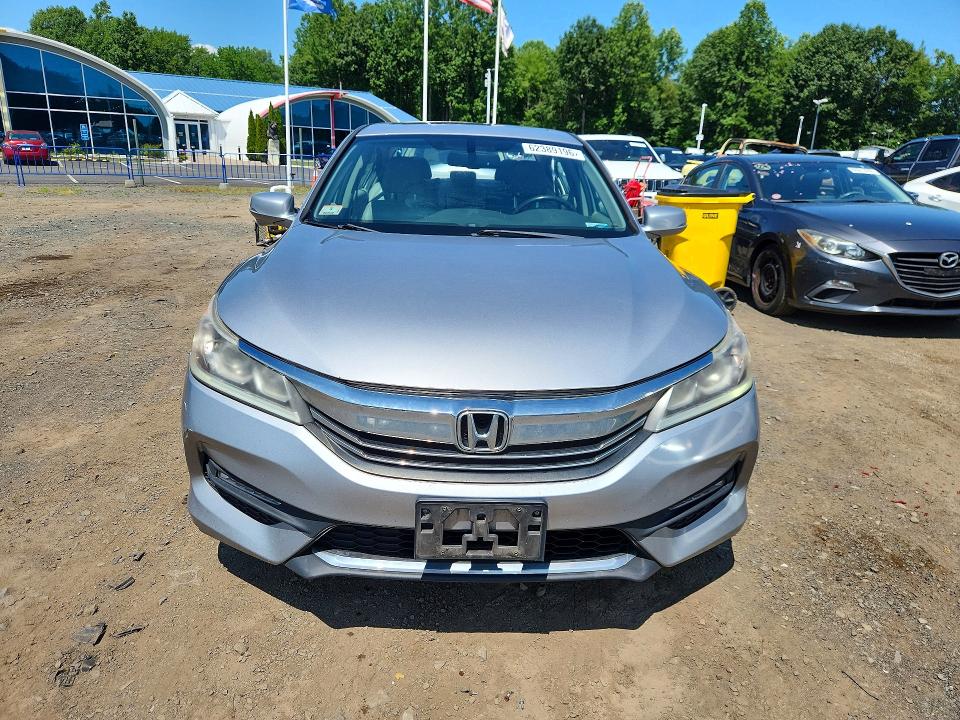 Photo 5 from auction – 2017 HONDA ACCORD with VIN 1HGCR3F83HA013785
