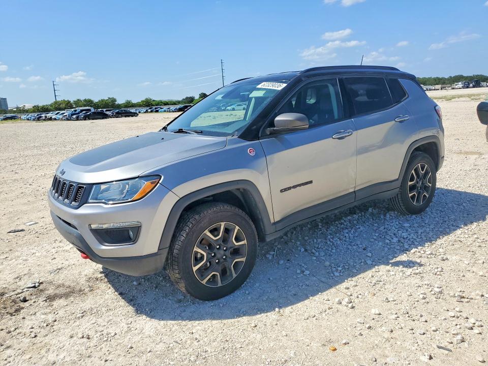 JEEP COMPASS 2019 with VIN 3C4NJDDB3KT744705 - Photo from auction