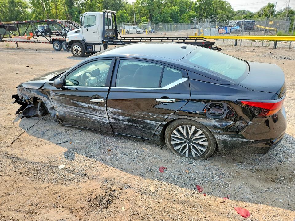 Photo 2 from auction – 2025 NISSAN ALTIMA with VIN 1N4BL4DV3SN322558