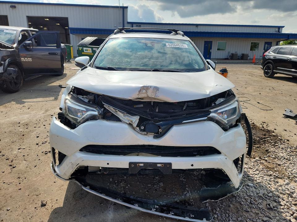 Photo 5 from auction – 2017 TOYOTA RAV4 with VIN 2T3DFREV0HW667988