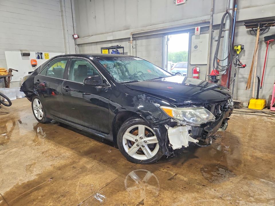 Photo 4 from auction – 2014 TOYOTA CAMRY with VIN 4T1BF1FK6EU814834