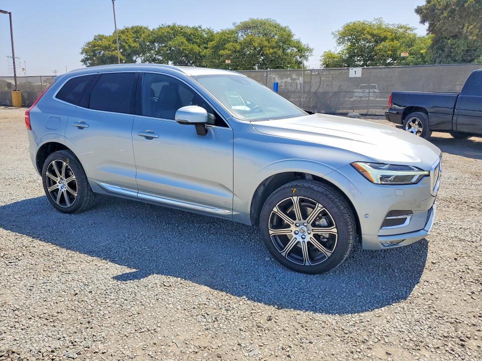 Photo 4 from auction – 2018 VOLVO XC60 with VIN YV4A22RL1J1017468
