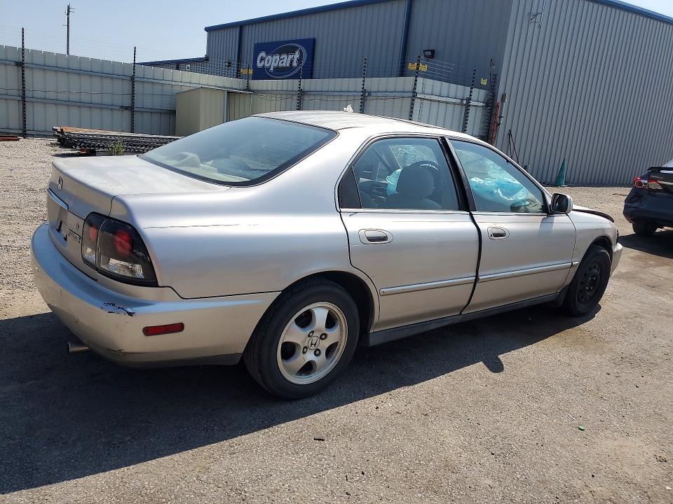 Photo 3 from auction – 1997 HONDA ACCORD with VIN 1HGCD5605VA049235