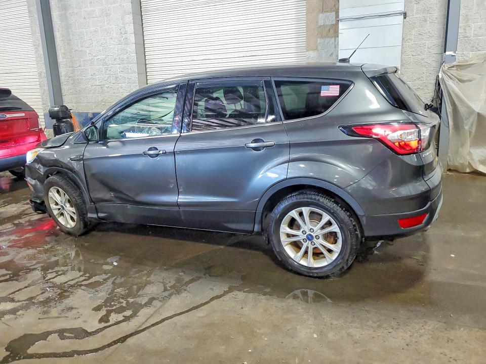 Photo 2 from auction – 2017 FORD ESCAPE with VIN 1FMCU0GD9HUA94275