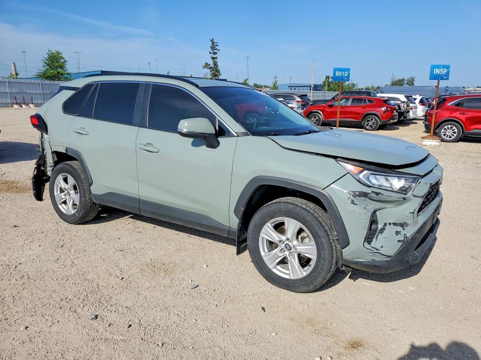 Photo 4 from auction – 2021 TOYOTA RAV4 with VIN 2T3P1RFV7MW214097