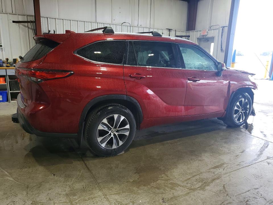Photo 3 from auction – 2022 TOYOTA HIGHLANDER with VIN 5TDGZRBH6NS224048