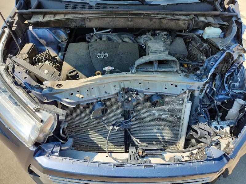 Photo 12 from auction – 2018 TOYOTA HIGHLANDER with VIN 5TDJZRFH2JS864526