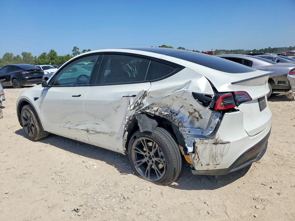 Photo 2 from auction – 2025 TESLA MODEL Y with VIN 7SAYGDED1SA352400