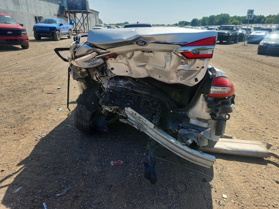 Photo 6 from auction – 2019 FORD FUSION with VIN 3FA6P0LU3KR143506