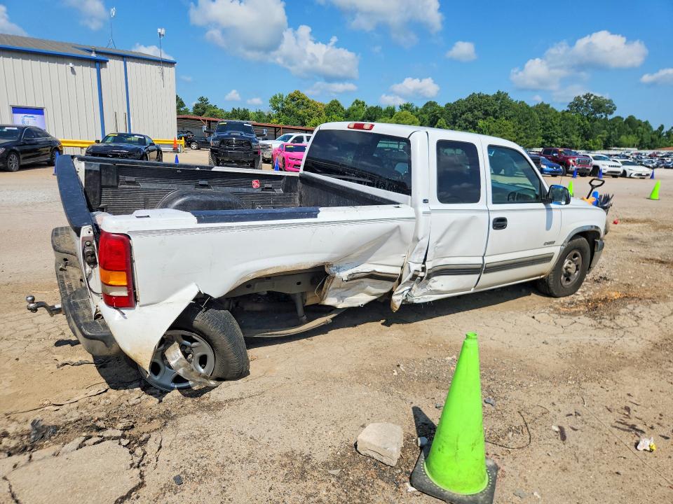 Photo 3 from auction – 1999 CHEVROLET SILVERADO with VIN 1GCEC19T2XZ146714